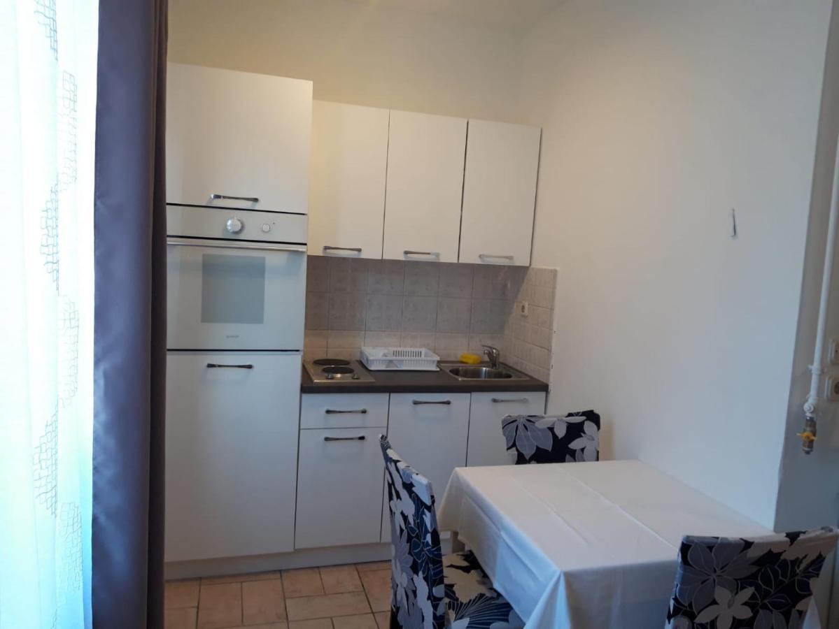 Apartman Zuki Zagreb Exteriör bild