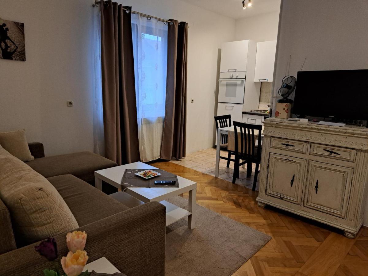 Apartman Zuki Zagreb Exteriör bild