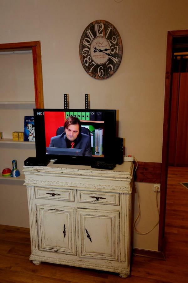 Apartman Zuki Zagreb Exteriör bild